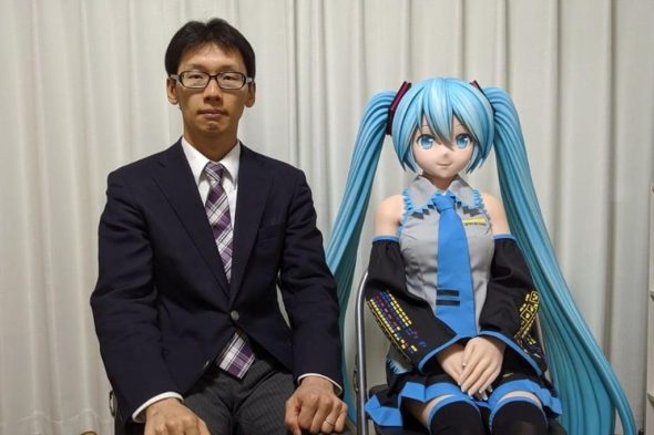 Fictosexual Man Marries HATSUNE Miku